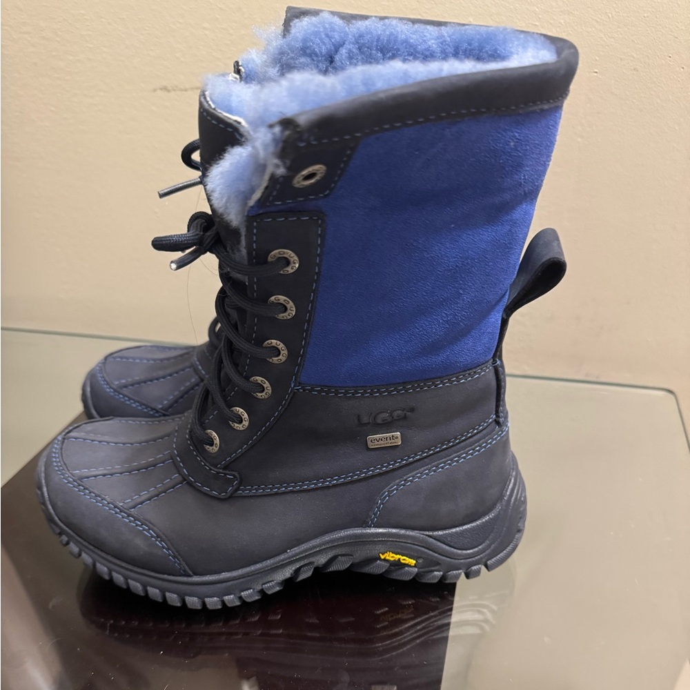 💙💙 UGGS 💙💙 - Picture 3 of 7